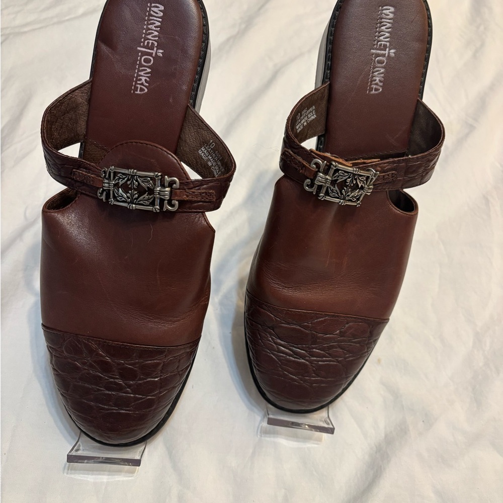 Minnetonka Women's Dark Brown Leather Mules with Buckle